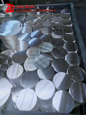 Chinese leveranciers exporteren 5054 aluminiumbollets en hoogwaardige ronde aluminiumplaten voor verschillende kookgerei