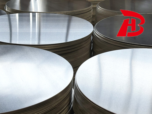 Productieproces fijn aluminium cirkeloppervlak glad spiegel trekprestaties sterk voor niet-stick kookgerei
