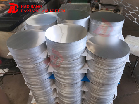 Hoogwaardige aluminium ronde plaat lichtgewicht sterk corrosiebestendig in industrie en decoratie