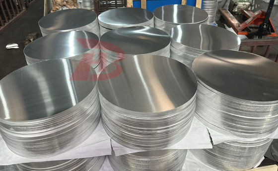 1060 3003 5052 legering H24 H32 2 mm 676 mm Diameter Aluminium cirkel Voor wegwaarschuwingsborden