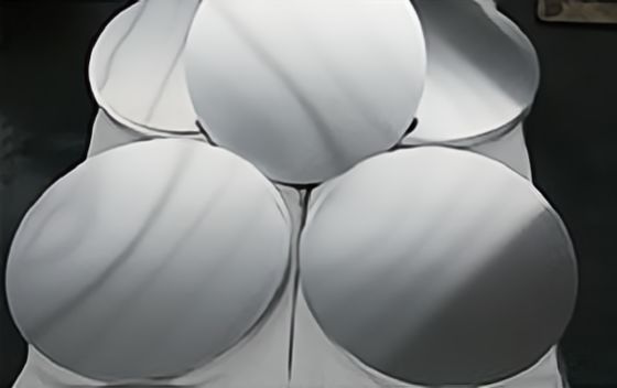 PRECISIE-GENERATEERDE ALUMINIUMSCHERKELEN met een brede diameter en dikte die een uitstekend oppervlak bieden voor de industrie