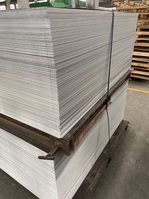 Custom dikte aluminium cirkelplaat met uitstekende warmtegeleidbaarheid en niet-giftige certificering voor keukengerei