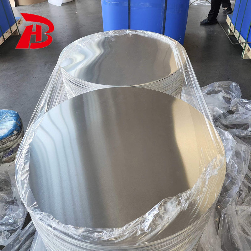 Aangepast formaat Aluminium cirkel 0,3-6 mm Dikte 100-1000 mm Diameter CC DC Materiaal 1050 1060 3003 Legering Scheurbestendig Dieptrekken voor kookgerei en lampafdekking Stempelen