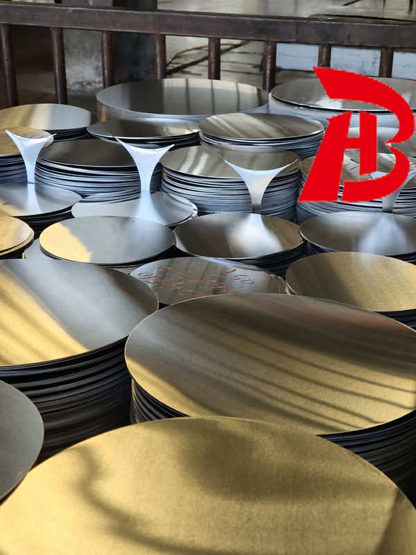 1050 1060 Aluminium cirkel CC DC Materiaal O H12 Temperatuur Diep trekkraakbestendige schijf voor kookpotten en pannen