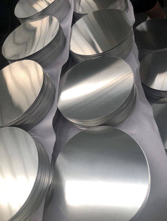 Roestbestendige zilverachtige aluminium cirkels 1080/1100 0,3-6,0 mm voor decorarmaturen